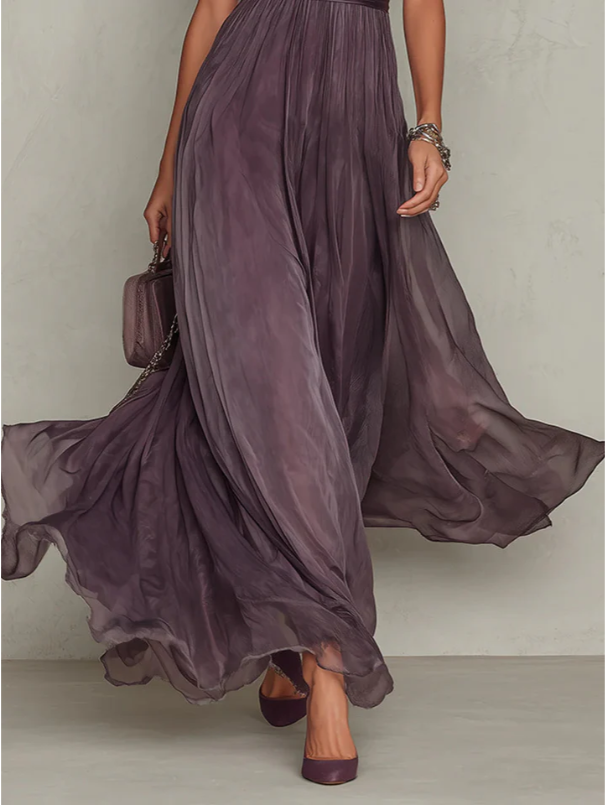 Vanesa | Elegante vestido largo violeta con escote en forma de gota y encaje