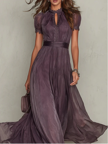 Vanesa | Elegante vestido largo violeta con escote en forma de gota y encaje