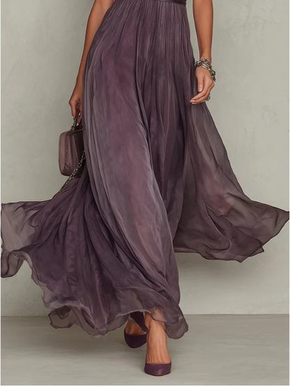 Vanesa | Elegante vestido largo violeta con escote en forma de gota y encaje