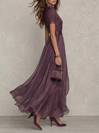 Vanesa | Elegante vestido largo violeta con escote en forma de gota y encaje